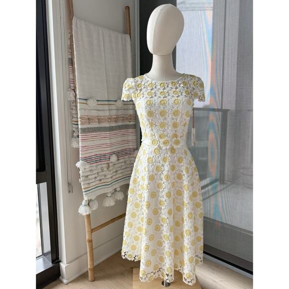 Alex Marie White Yellow Floral Shirt Sleeves Midi Dress Women’s Size 2 - Picture 1 of 9